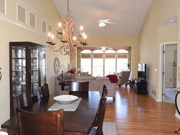 2nd image of 4994 Lake View Dr