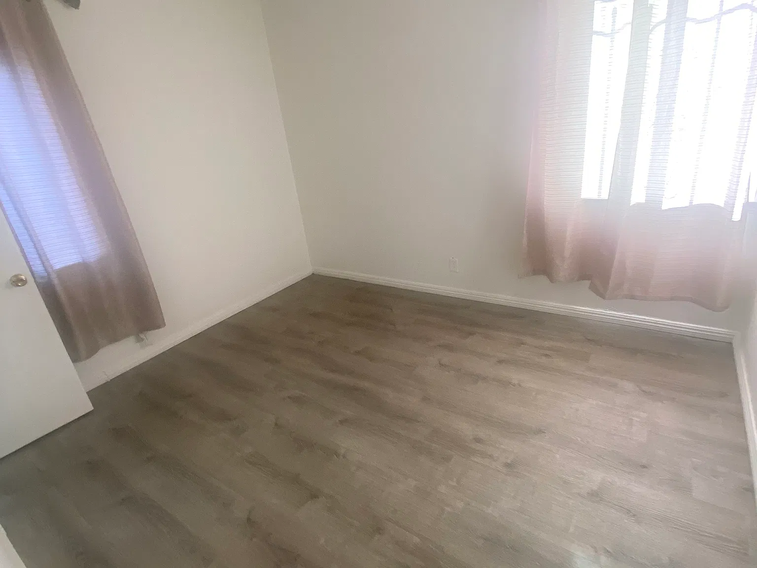 2 bed, 600 sqft, $2,499 — Photo 3
