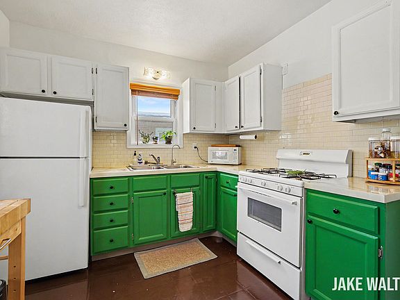 4th image of 1125 Veto St NW