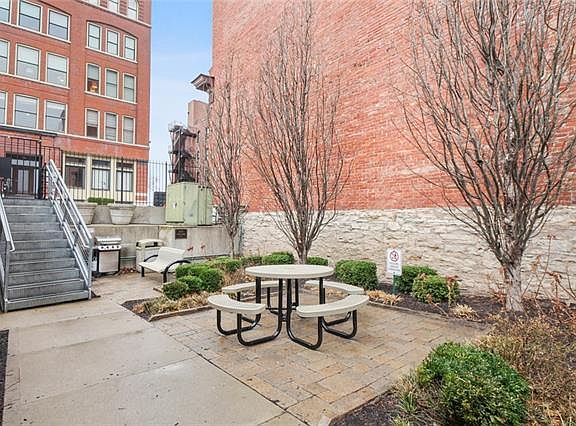 3rd image of 609 Central St APT 1208