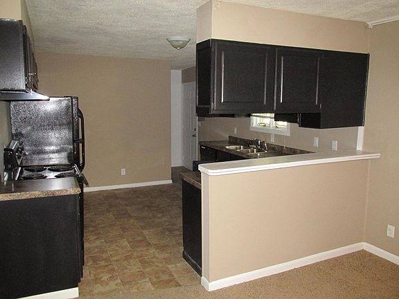 5th image of 4906 S Eaton Ave
