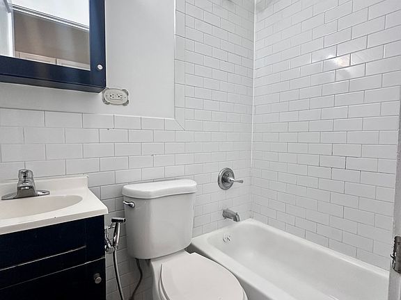 3rd image of 409 W 48th St APT 1FW