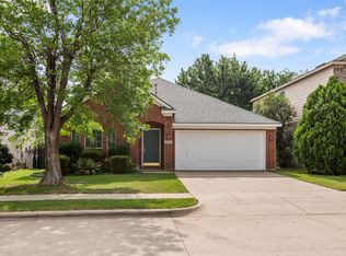 10012 Chadbourne Rd, Fort Worth, TX 76244
