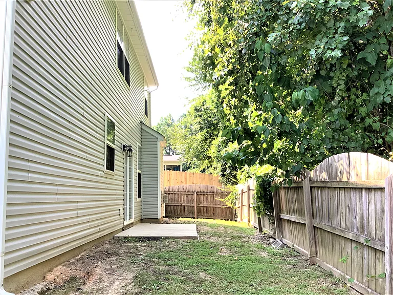 2758 Windchase Dr — Photo 15