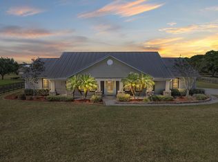 9850 Muller Rd, Fort Pierce, FL 34945