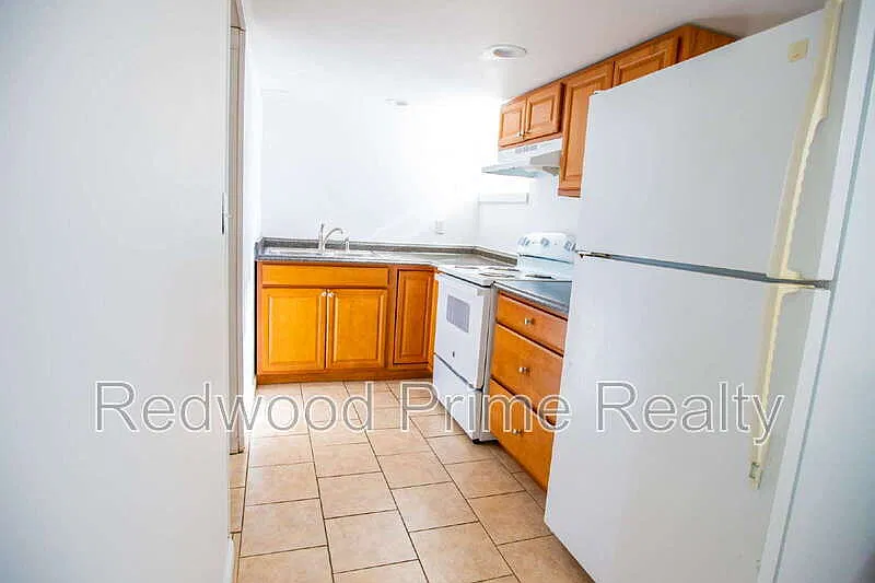 1 bed, 1.0 bath, $1,000 — Photo 2