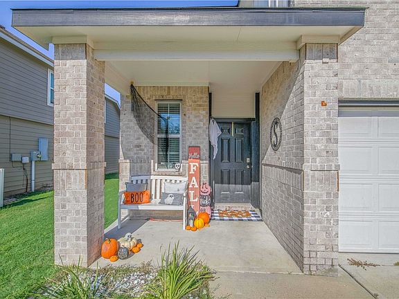 3rd image of 993 Rice Dr