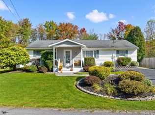24 Lincoln Dr, Clinton, NY 13323