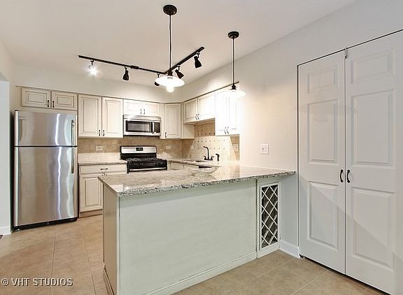 4th image of 608 Westwood Ct