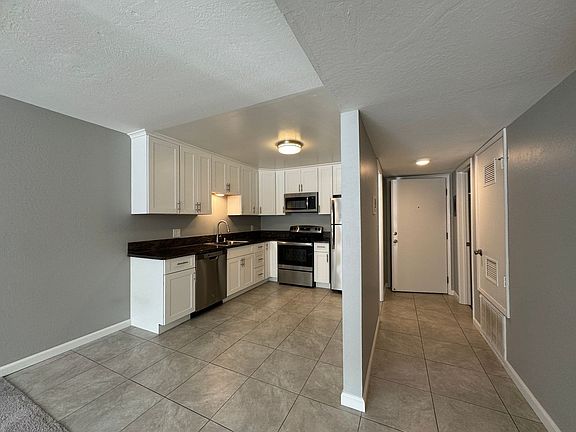 2nd image of 2707 O St APT 09