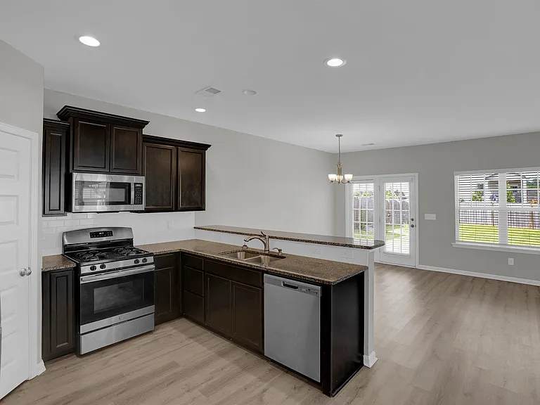 1106 Bergenfield Ln — Photo 7