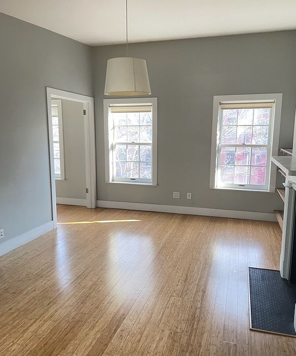 1st image of 240 Cumberland St #4