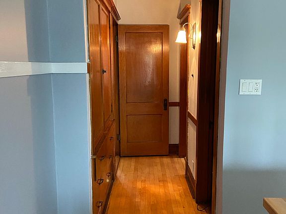 2nd image of 4721 N Rockwell St #2