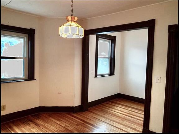 5th image of 593 3rd St