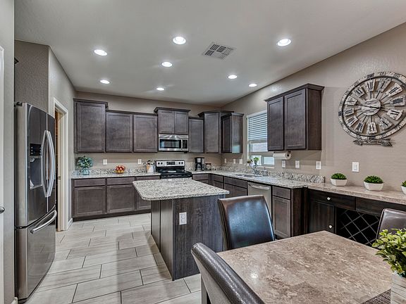 5th image of 1613 N Westwood Cir