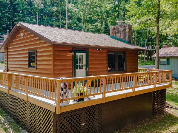 637 Primrose Ln, Terra Alta, WV 26764