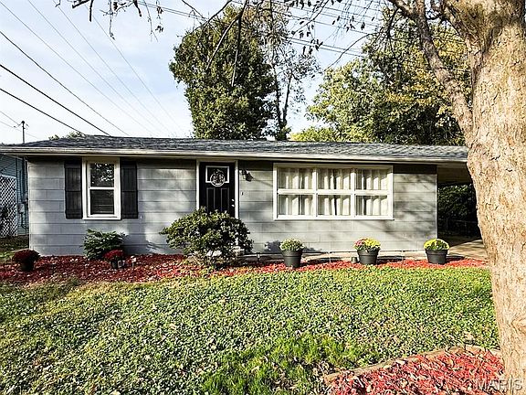 2nd image of 1 Springview Pl