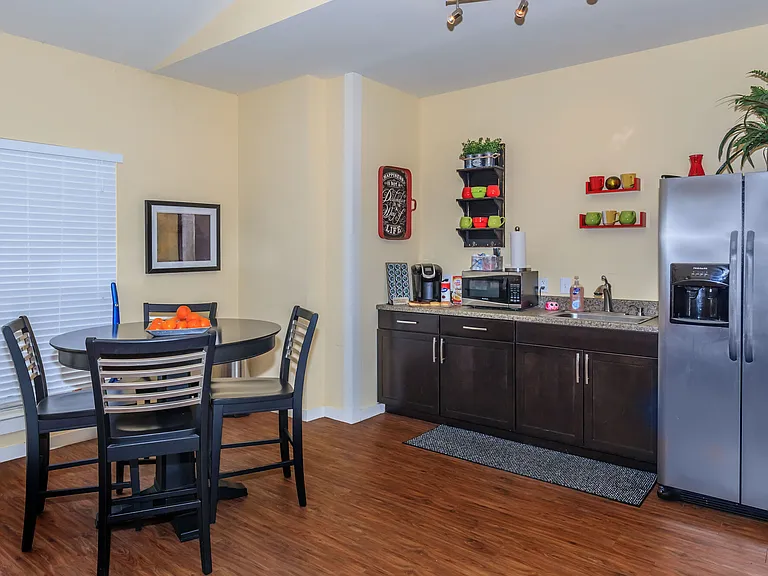 Beeville Station Apartments — Photo 23