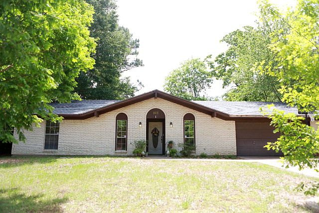 1st image of 806 Bradley Dr