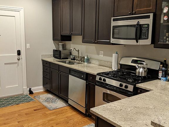 4th image of 634 Hinman Ave APT 2D