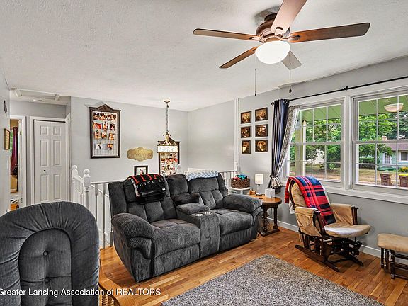 4th image of 210 Devon Hill Dr
