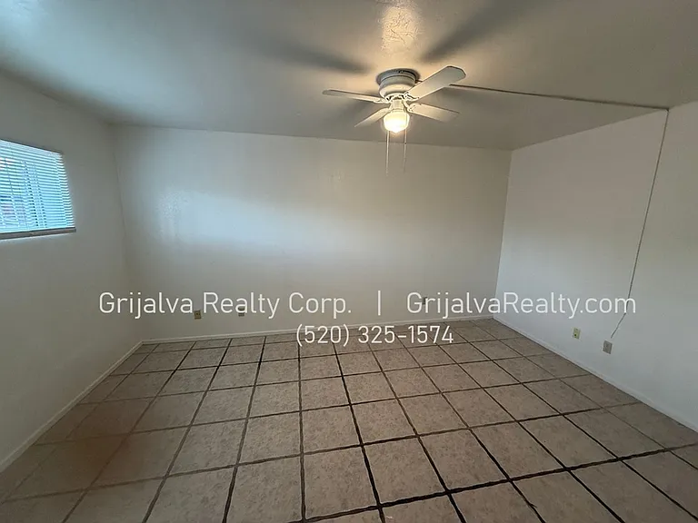 3946 N Stone Ave — Photo 8