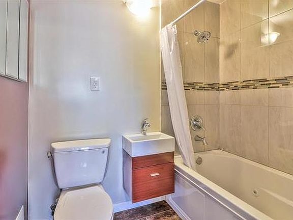4th image of 2672 Othello Ave