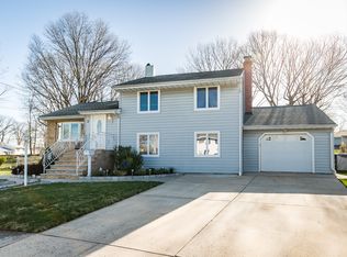 31 Carr Pl, Fords, NJ 08863