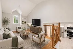 18 Lucy Loop — Photo 13