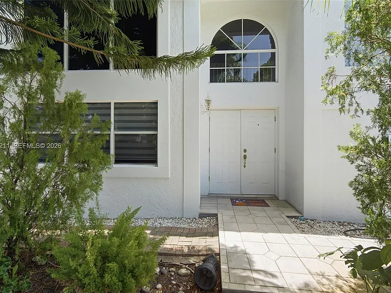 21221 NE 3rd Ct — Photo 4