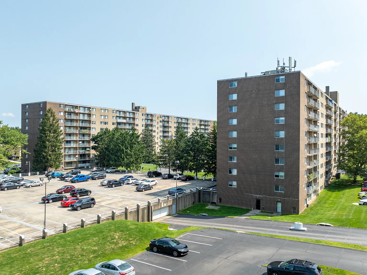 Portage Towers Apartments — Photo 1