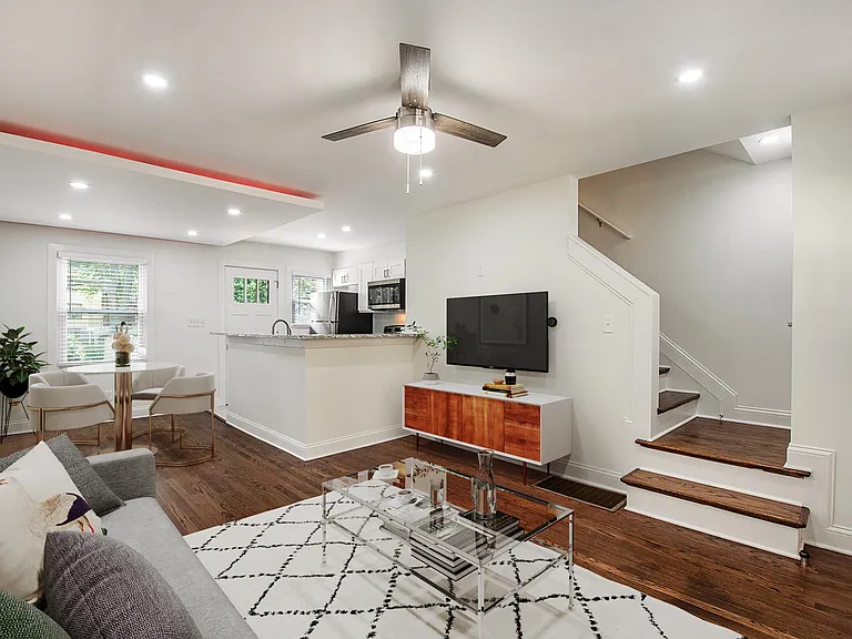 Baltimore Townhomes - 5028 — Photo 1