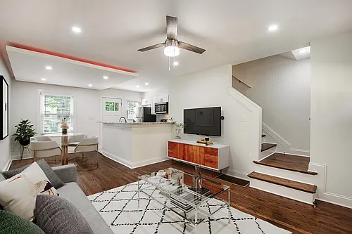 Baltimore Townhomes - 5028 Photo 1