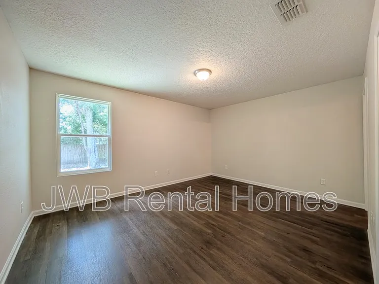8752 India Ave — Photo 5