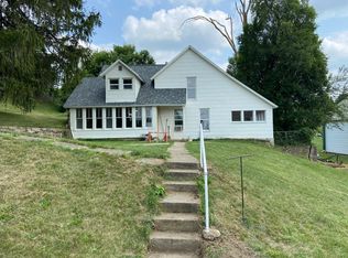 121 E Sycamore St, Elizabeth, IL 61028