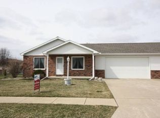 1114 Breeze Way #B, Washington, IL