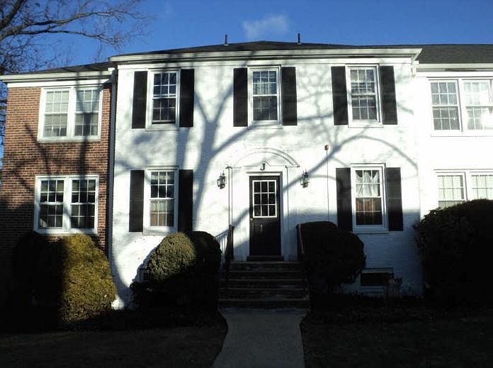 1st image of 101 Gates Ave APT J6