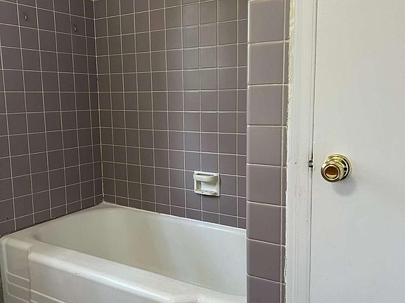 3rd image of 65 Jefferson Cir