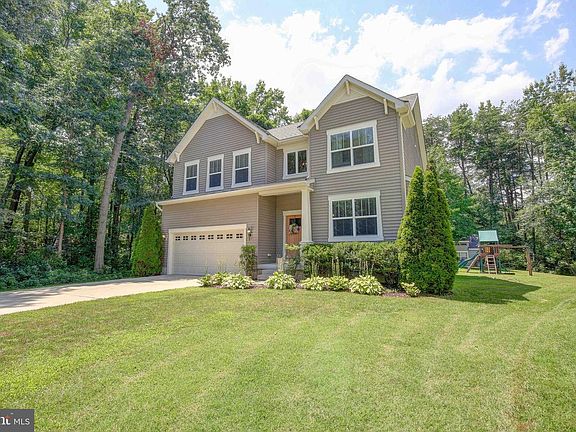 2nd image of 1707 Dixon Dr