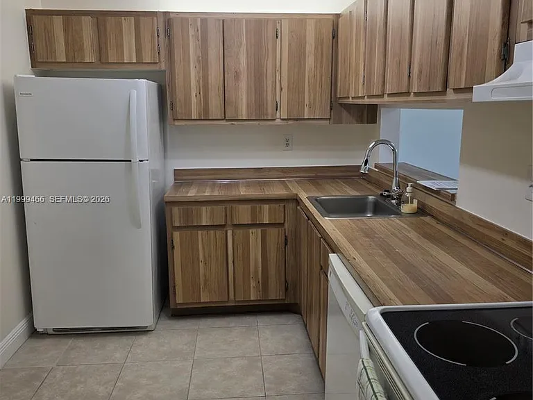 8075 SW 107th Ave #305 — Photo 22