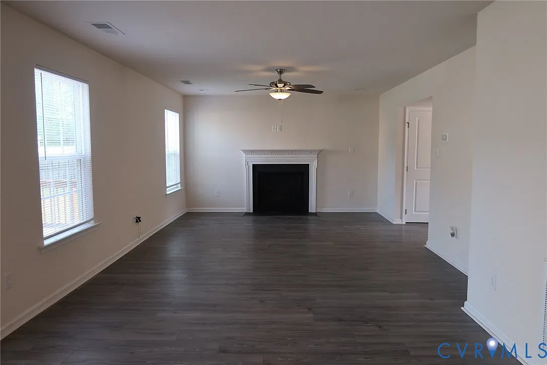 3 bed, 2.5 bath, 2240 sqft, $2,450 — Photo 3