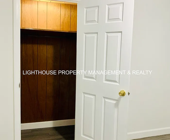 2904 W 8th St — Photo 11