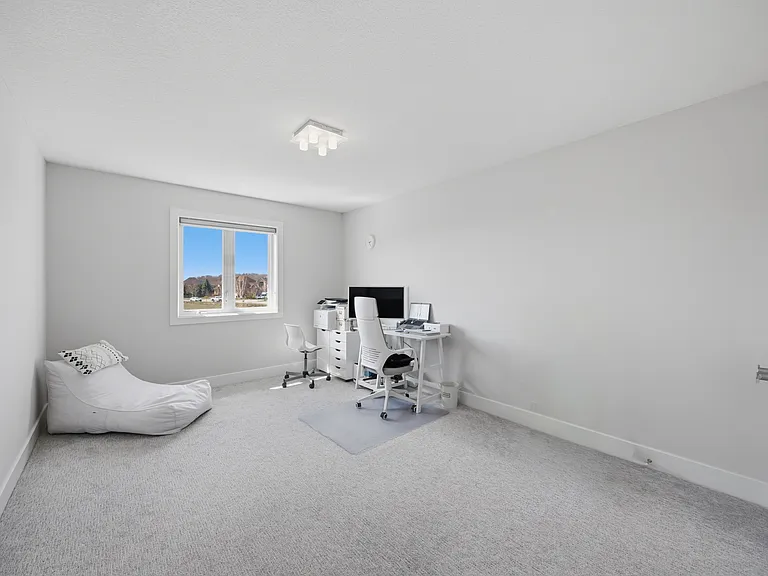 1615 Sandridge Ln — Photo 41