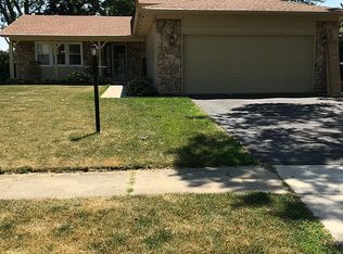 1088 Tennessee Ln, Elk Grove Village, IL 60007