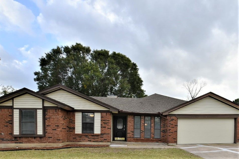 1st image of 308 La Quinta Cir N