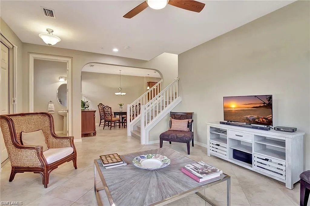 2 bed, 2.5 bath, 1527 sqft, $8,000 — Photo 3