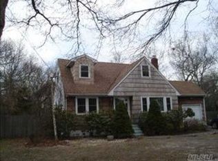 25 Meeting House Rd, Westhampton Beach, NY 11978
