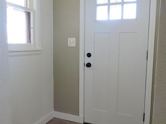 3rd image of 519 E Fremont Ave
