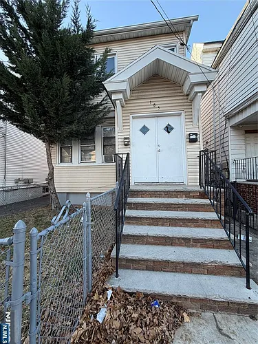 185 Linden Ave Photo 1