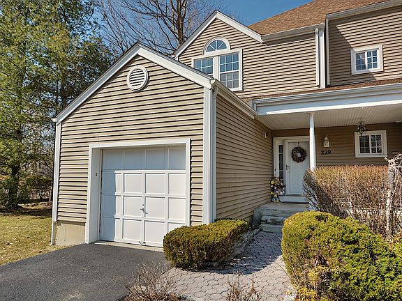 2nd image of 229 Sandpiper Ct